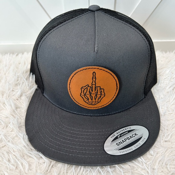 SnapBack hat skeleton hand - Picture 4 of 4